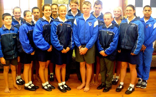 Leerlingraad 2016 Agter vlnr:  Elzaan du Toit, Connor Pedro, Megan Crafford, JC de Leeuw, Jurie-Johann Groenewald, Marné Middleton, Marlin Europa. Voor vlnr: Derek Brown, Shané Engelbrecht, Marzhan Roux (Onder-Hoofdogter), Caitlyn Otto (Hoofdogter), Dehan Botha (Hoofseun), Adrian Hage (Onder-Hoofseun), Wandi Louw.